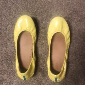 Lemon Yellow Patent Tieks size 9